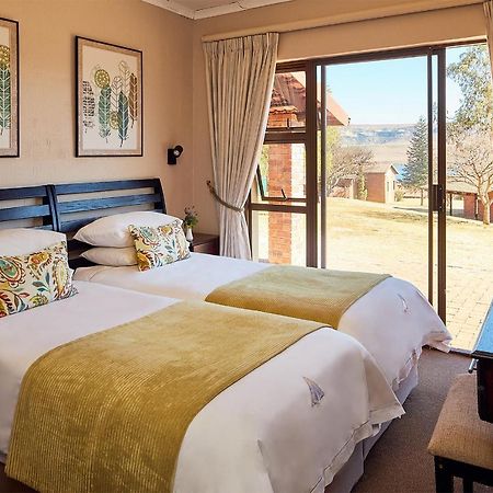 Hotel First Group Qwantani Harrismith Exterior foto