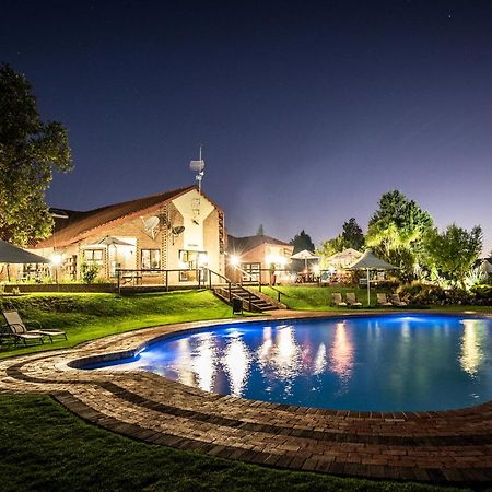 Hotel First Group Qwantani Harrismith Exterior foto