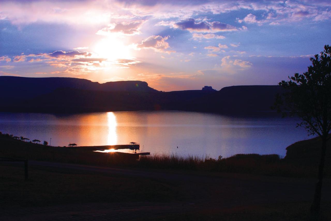 Hotel First Group Qwantani Harrismith Exterior foto