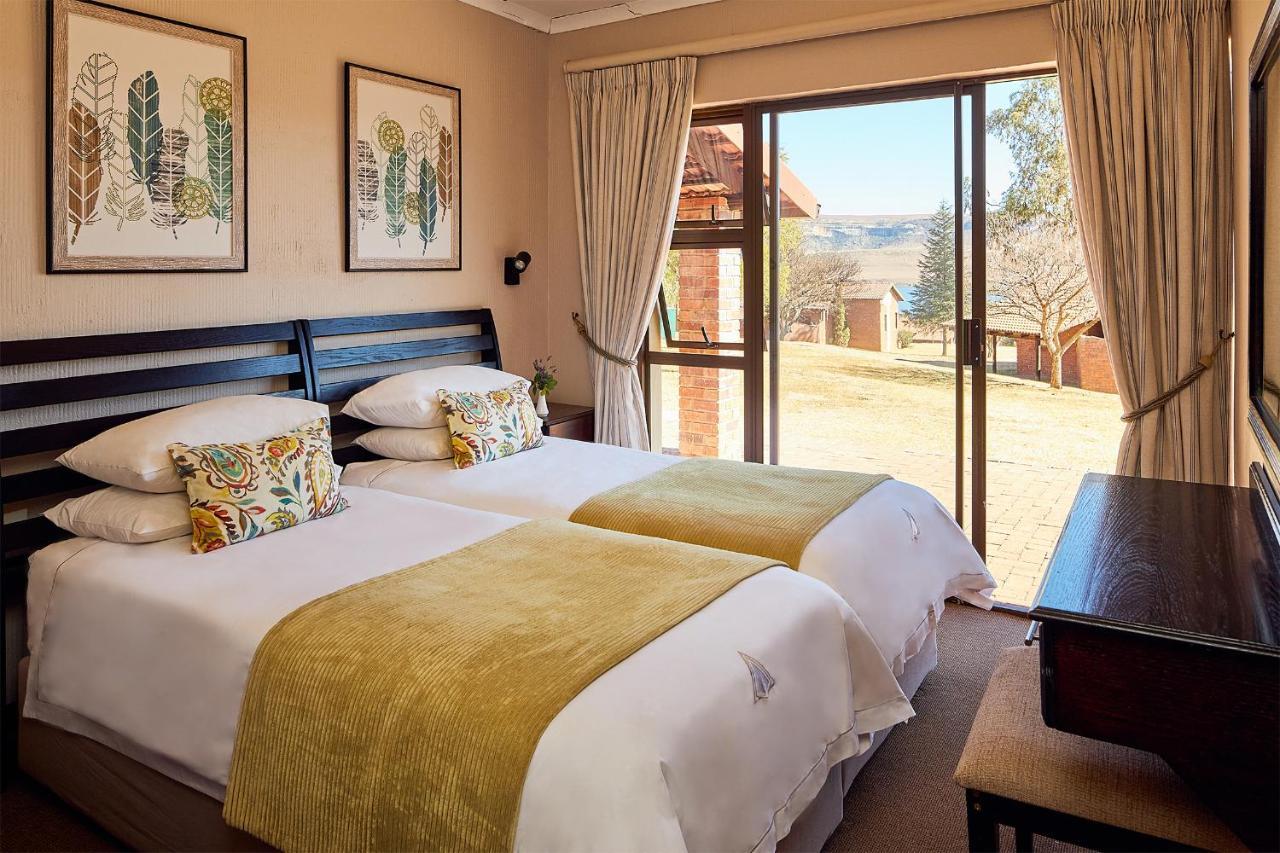 Hotel First Group Qwantani Harrismith Exterior foto
