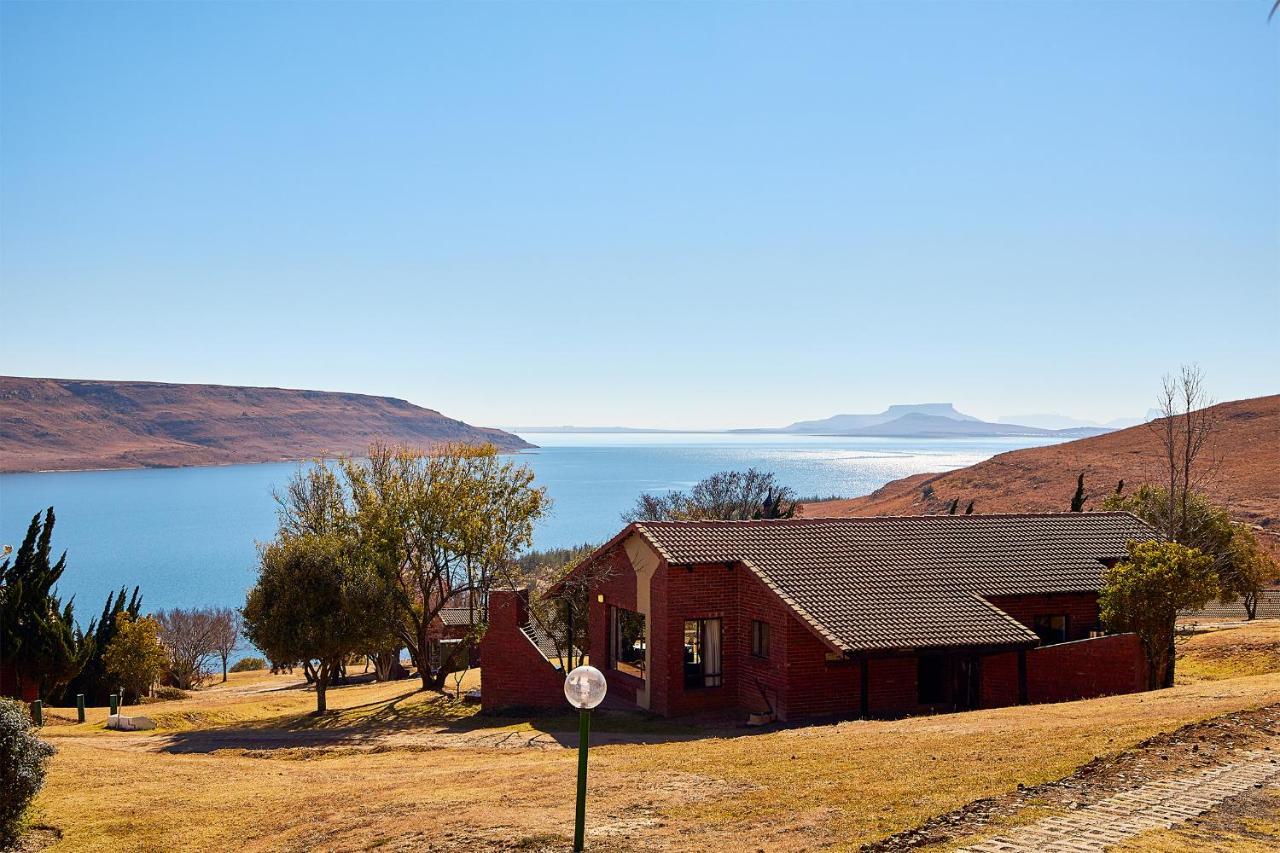 Hotel First Group Qwantani Harrismith Exterior foto