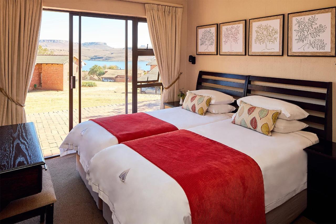 Hotel First Group Qwantani Harrismith Exterior foto