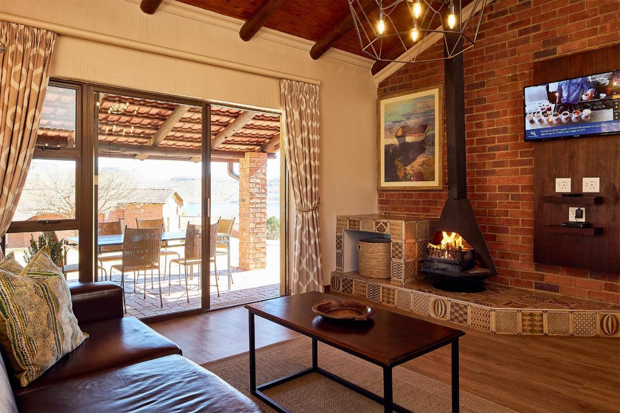 Hotel First Group Qwantani Harrismith Exterior foto