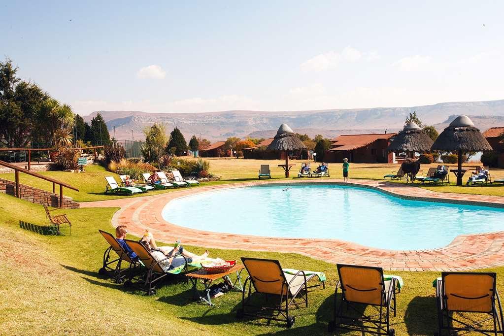 Hotel First Group Qwantani Harrismith Exterior foto