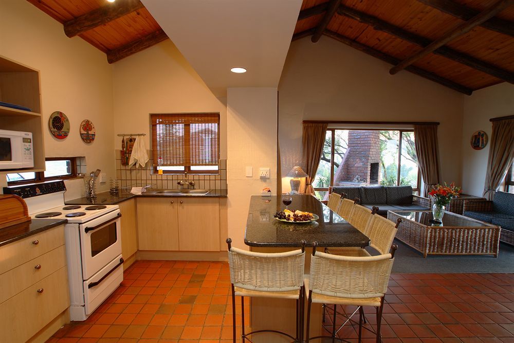 Hotel First Group Qwantani Harrismith Exterior foto
