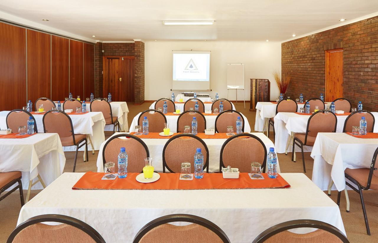 Hotel First Group Qwantani Harrismith Exterior foto