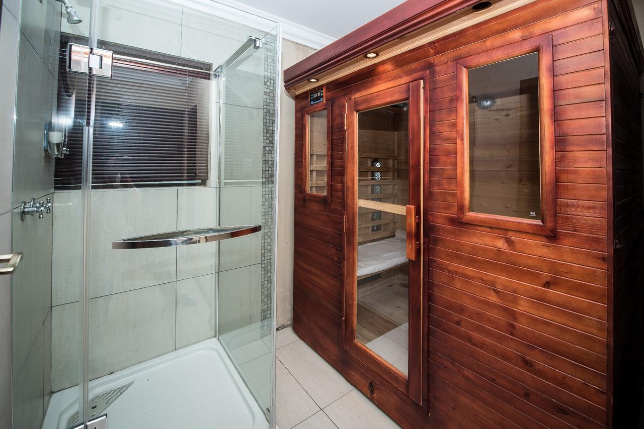 Hotel First Group Qwantani Harrismith Exterior foto