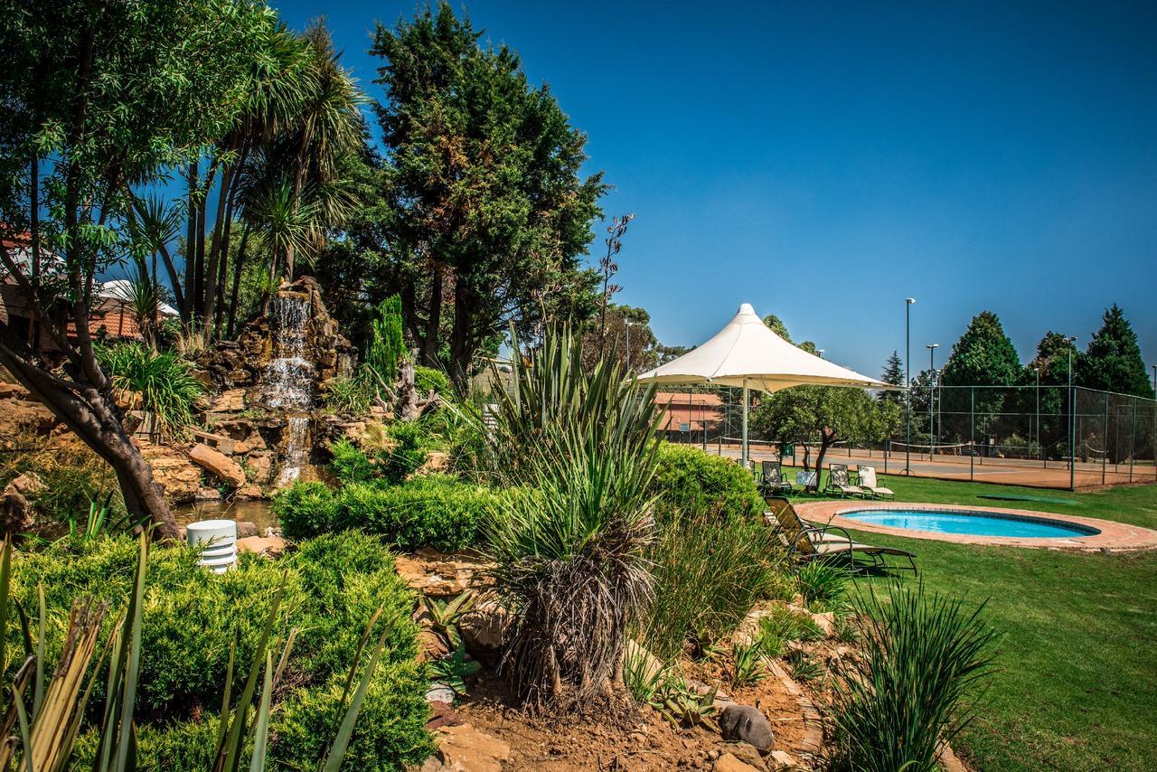 Hotel First Group Qwantani Harrismith Exterior foto