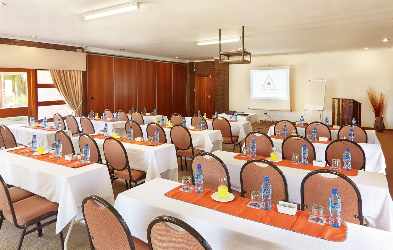 Hotel First Group Qwantani Harrismith Exterior foto