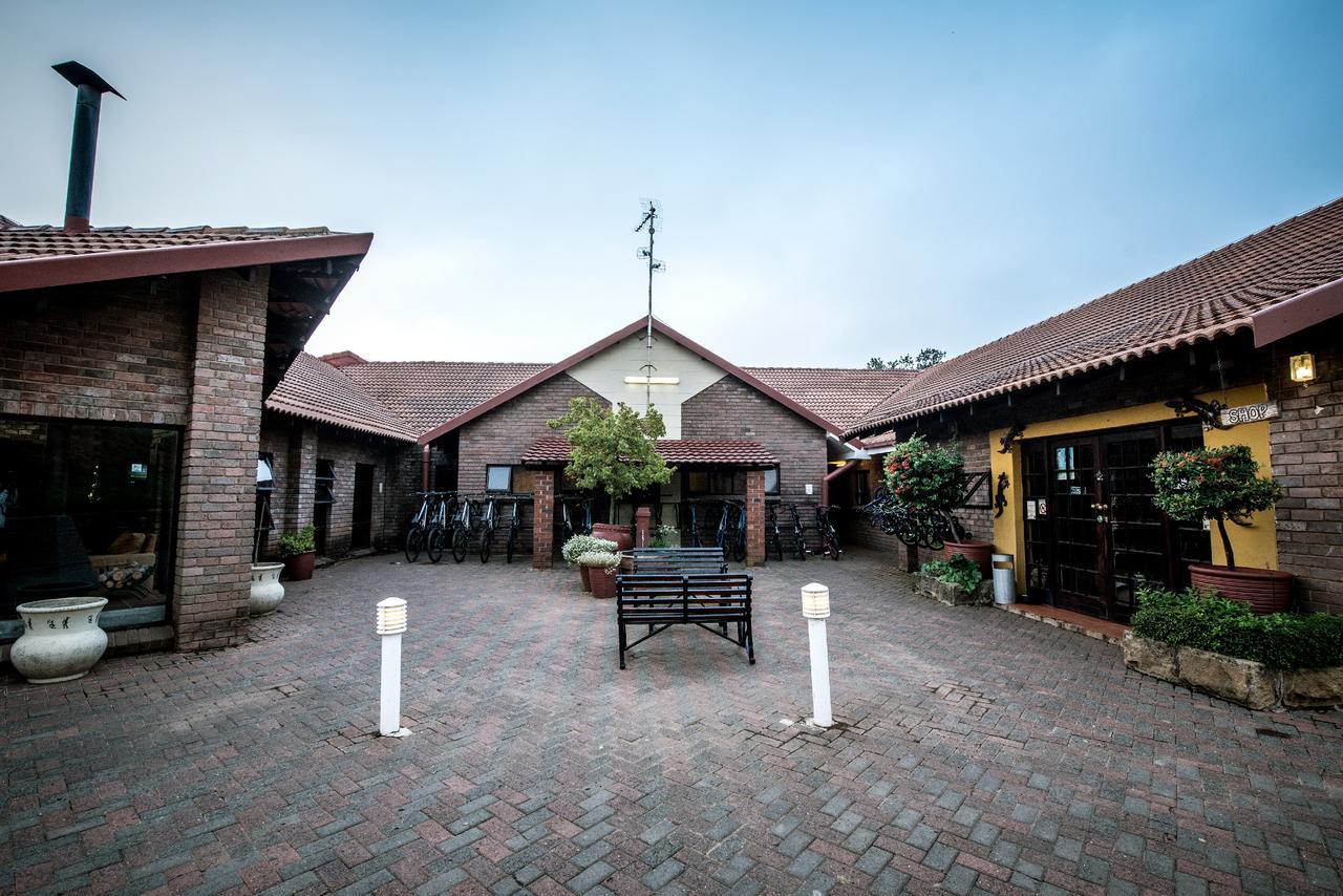 Hotel First Group Qwantani Harrismith Exterior foto