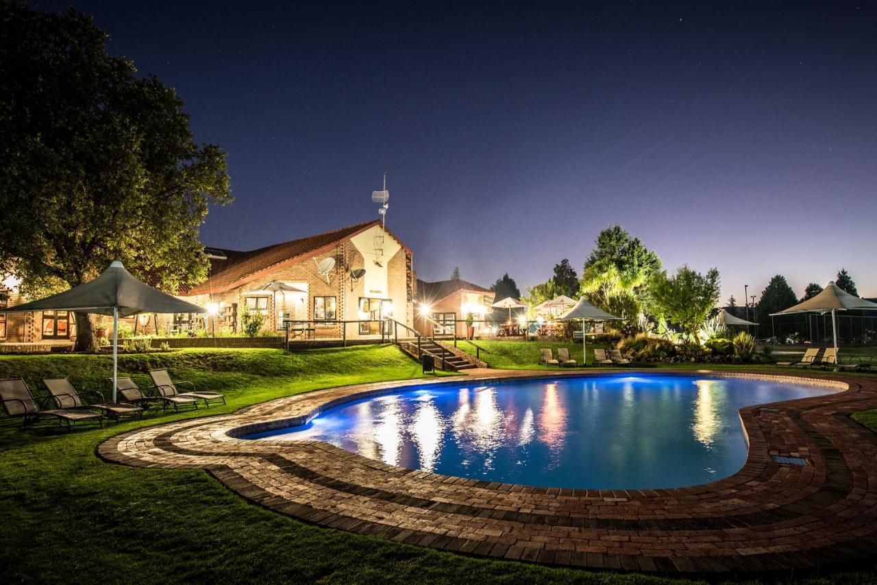 Hotel First Group Qwantani Harrismith Exterior foto