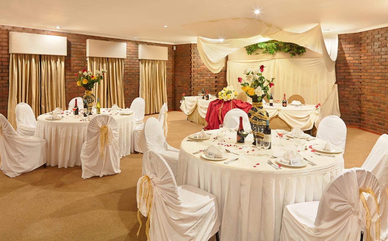 Hotel First Group Qwantani Harrismith Exterior foto