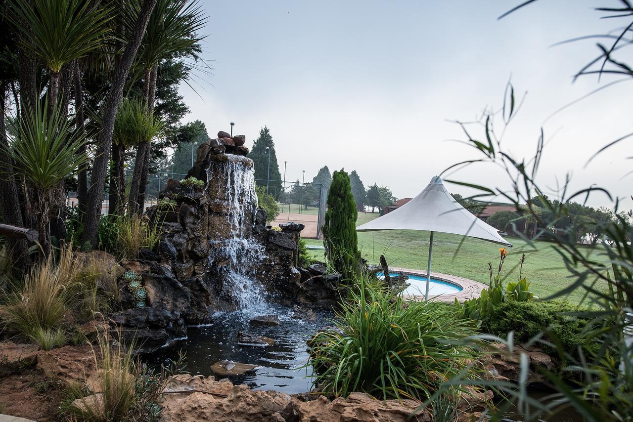 Hotel First Group Qwantani Harrismith Exterior foto