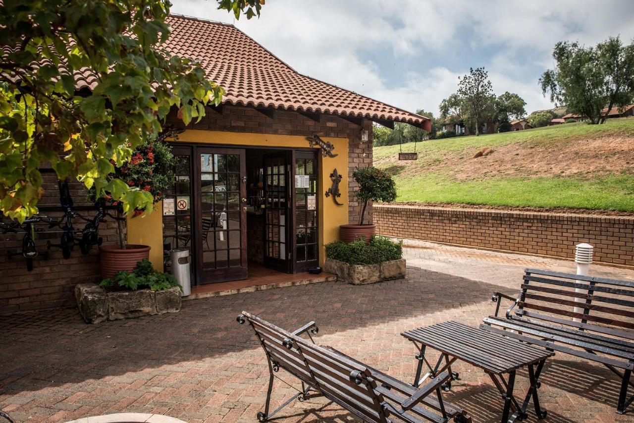 Hotel First Group Qwantani Harrismith Exterior foto
