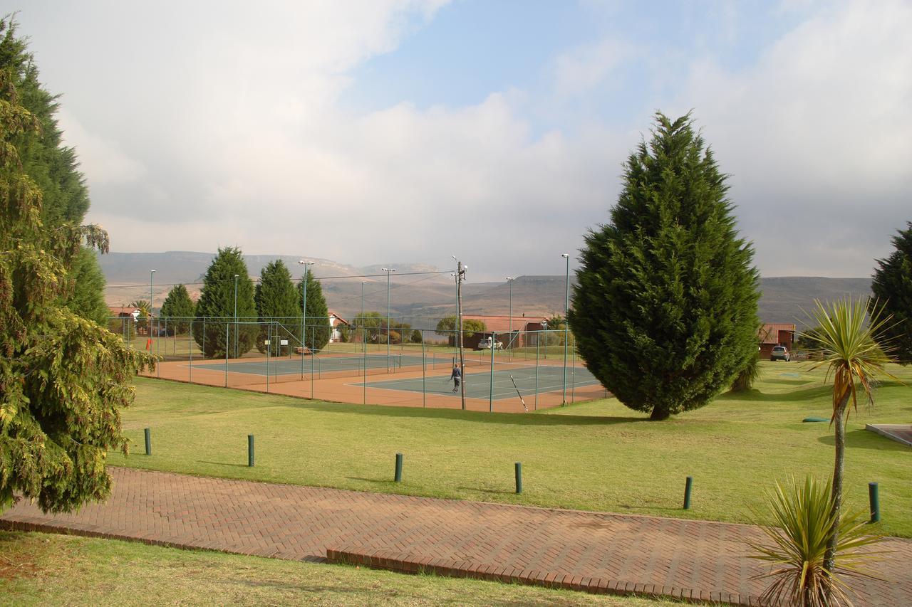 Hotel First Group Qwantani Harrismith Exterior foto