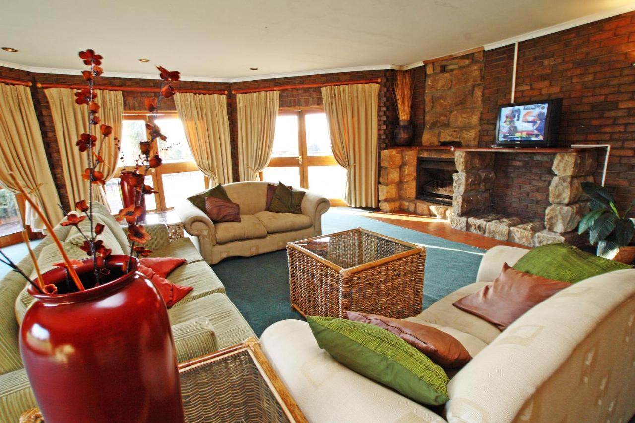 Hotel First Group Qwantani Harrismith Exterior foto